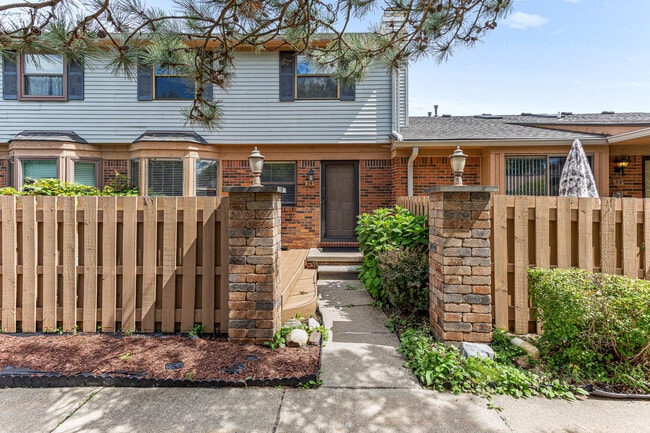 Building Photo - 1891 Vine Way Dr Rental