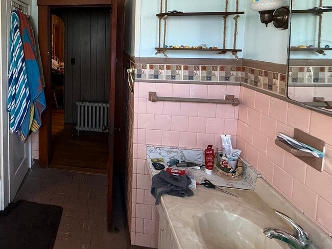 Photo - 931 Worcester Rd