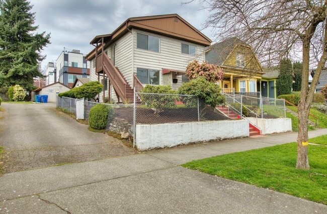 Building Photo - 1637 21st Ave