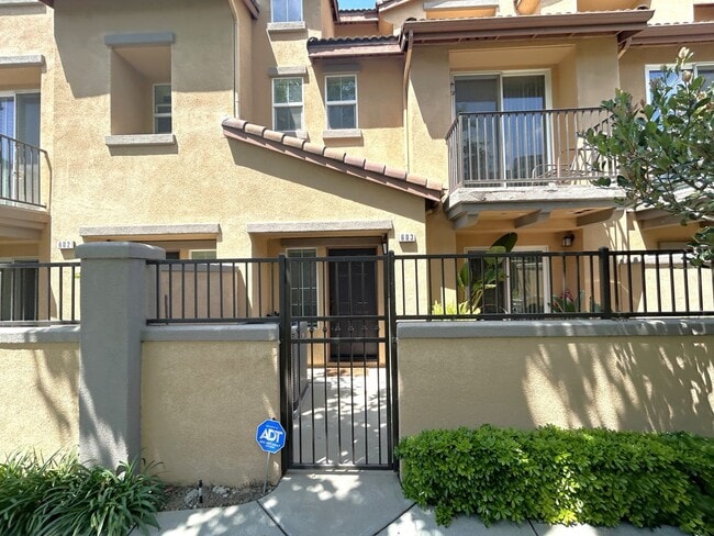 Building Photo - 17871 Shady View Dr