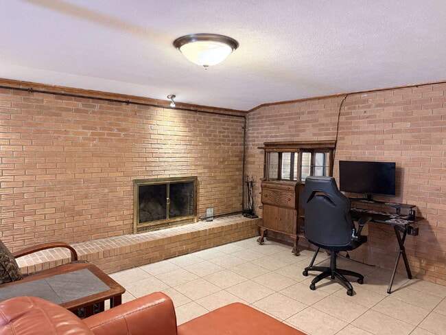 Photo - Spacious 1BR / 1BA Basement Apartment Just Minutes From Town Unit Basement  2