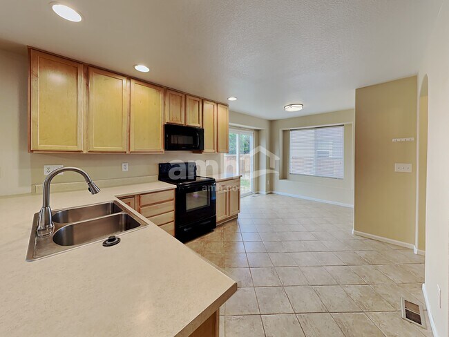Photo - 10745 Kalispell St