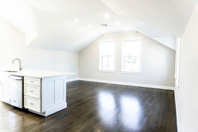 Photo - 85 Linden St
