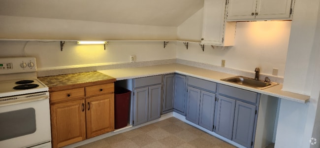 Building Photo - 1303 Rose St Unit 3 Rental