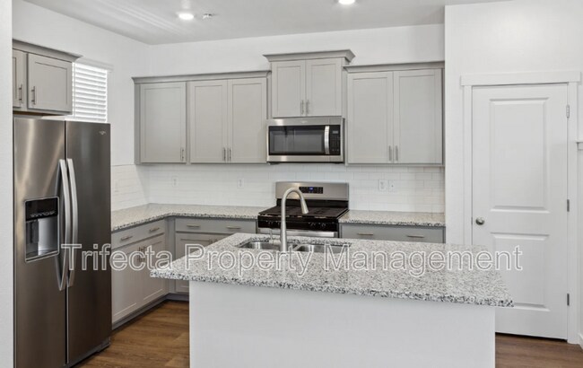 Photo - 628 Thoroughbred Ln