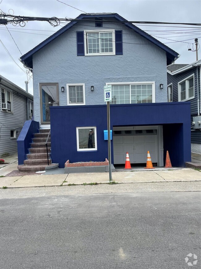 Building Photo - 73 Rochester Ave Unit Main Rental