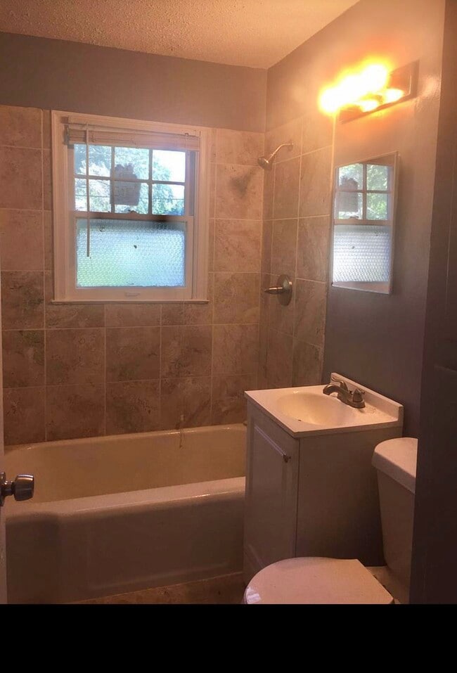 Photo - 4220 E 69th St