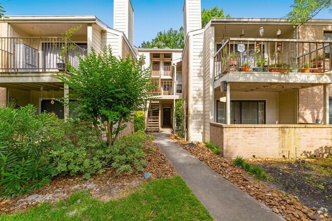 Building Photo - 3500 Tangle Brush Dr Unit 132 Rental