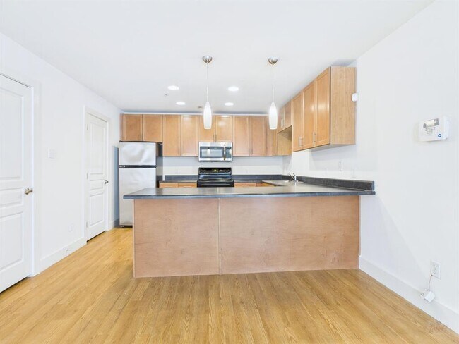 Photo - 711 W 32nd St Unit 151