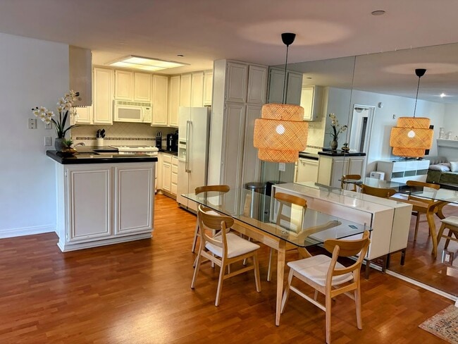 Photo - 850 State St