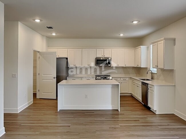 Photo - 3012 20th Ave W