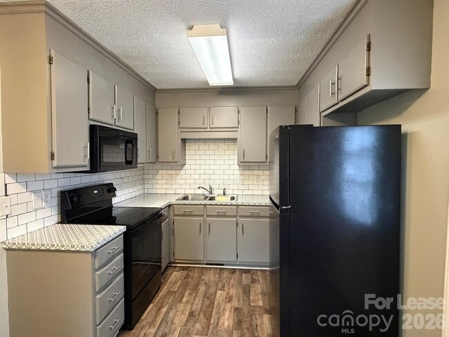 Photo - 640 Pee Dee Ave