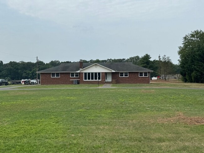 Building Photo - 6996 Harding Hwy