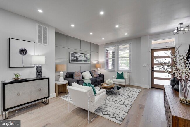 Photo - 1323 Childress St NE