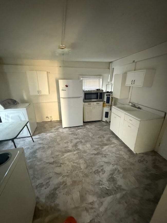 Photo - 1 Bedroom 1 Bath House Available to Rent for $695/ Mo.