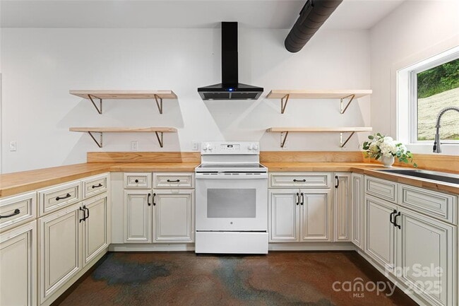 Photo - "Charming 1-Bedroom Retreat in Candler - Cozy 650 Sq Ft Haven!"