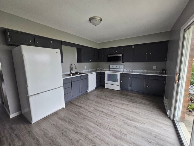 Photo - 1516 Edgewood Dr Unit 1516 Edgewood Dr.