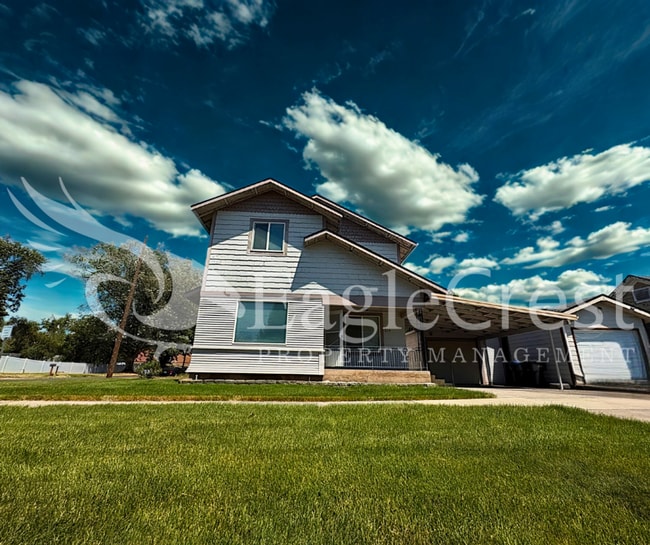 Spacious 3-Bedroom, 2-Bath Home on a Corner Lot-Students Encouraged To Apply - Spacious 3-Bedroom, 2-Bath Home on a Corner Lot-Students Encouraged To Apply