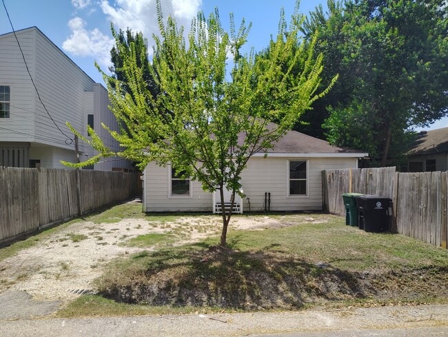 Building Photo - 7318 Laredo St