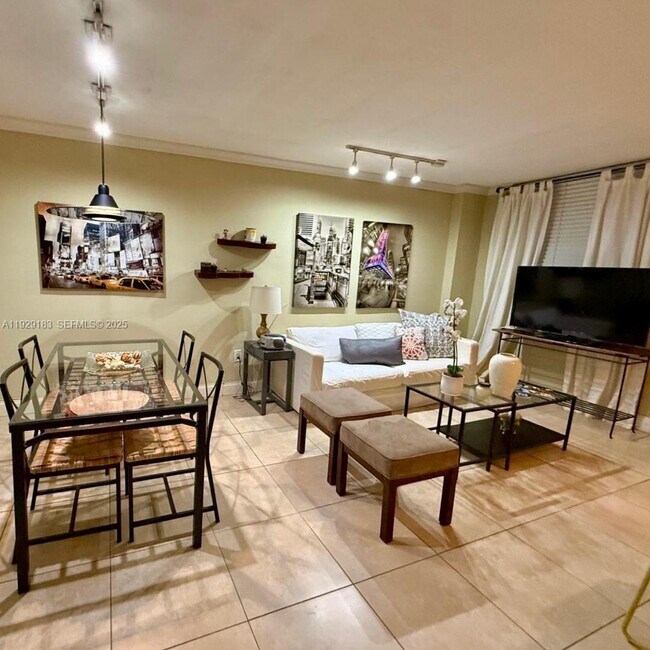 Photo - 910 Michigan Ave Unidad 304