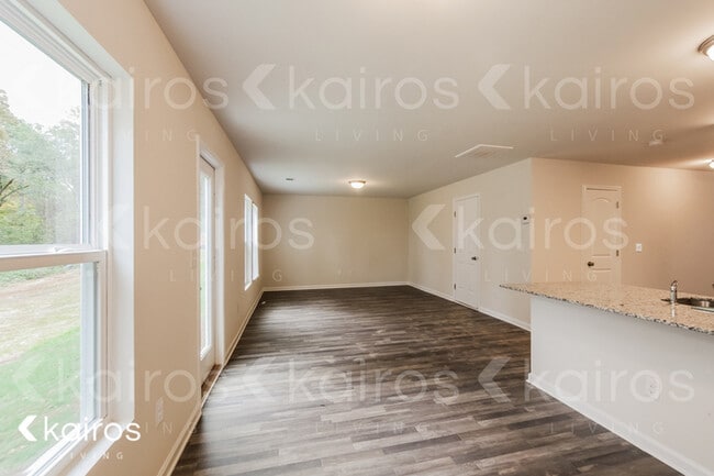 Photo - 270 Christopher St