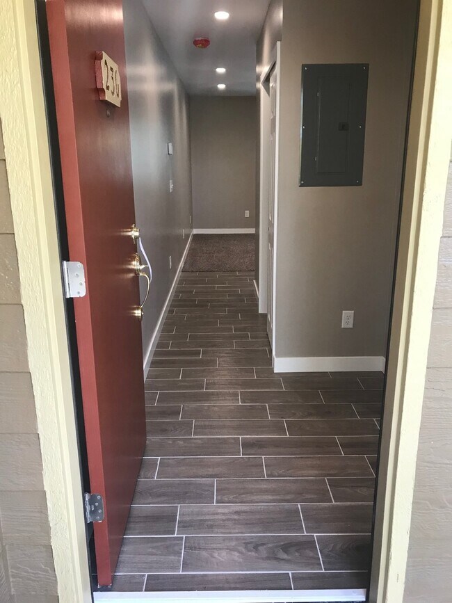 Photo - Top Floor Studio In The Wimbledon Condos! Ideal Location!