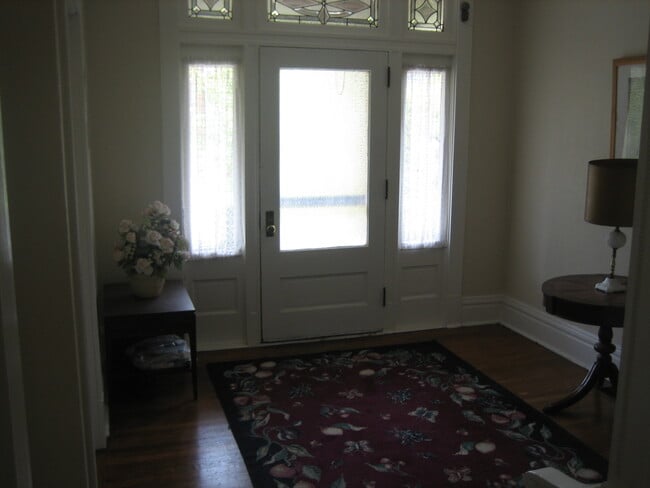 Photo - 142 S Bryant Ave Unidad 2