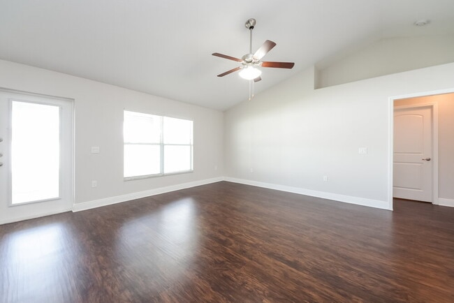 Photo - 3633 Doe Run Dr