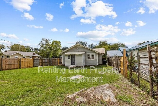 Photo - 4745 Court S