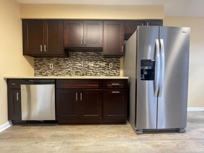Building Photo - 93 Beverly Hl Ter Unit C Rental