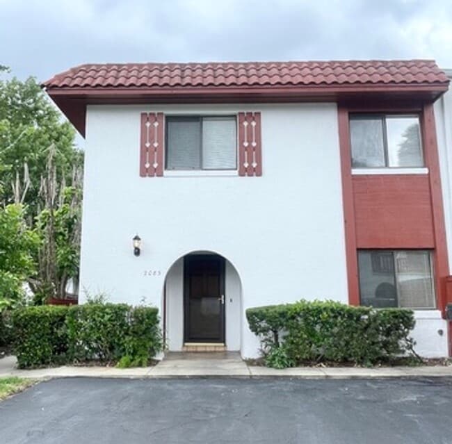 Building Photo - Spacious 3-Bedroom Condo in Quiet South Daytona Community