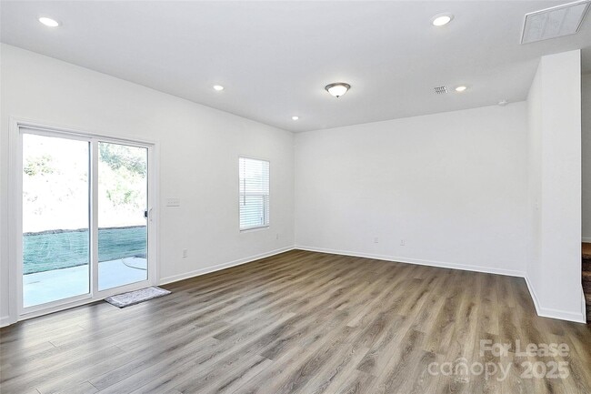 Photo - 3649 Secrest Lndg