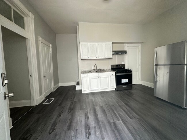 Photo - 1056 Winfield Ave