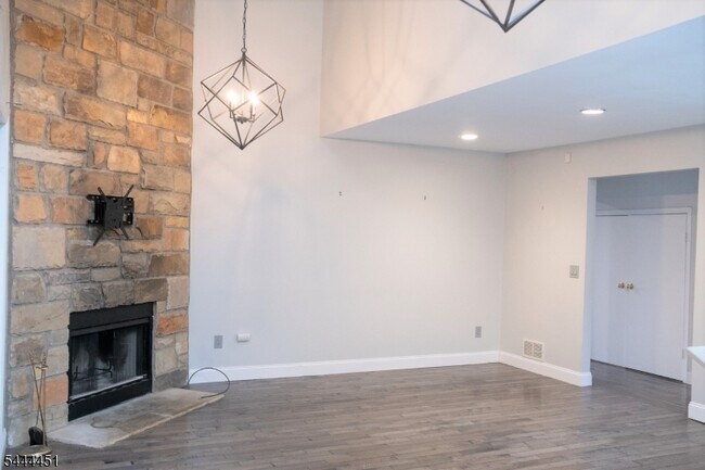 Photo - 55 Clarken Dr