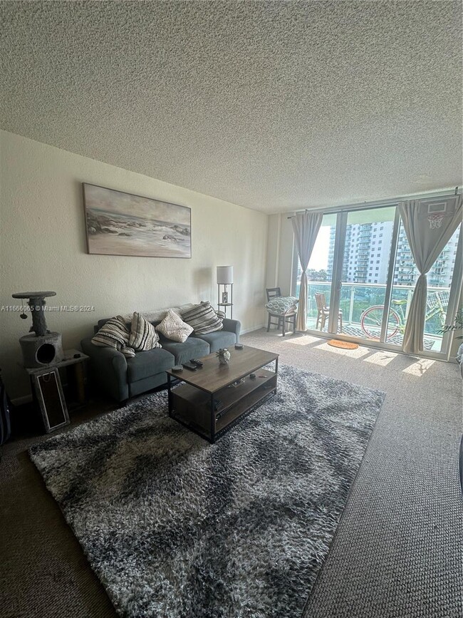 Photo - 19380 Collins Ave Condominio Unidad 614