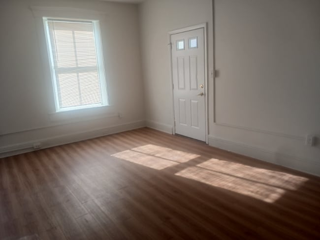 Photo - 323 N George St Unit 3