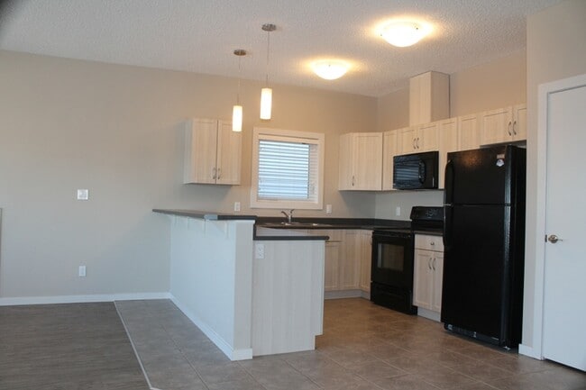 Building Photo - 3940 Claxton Loop SW