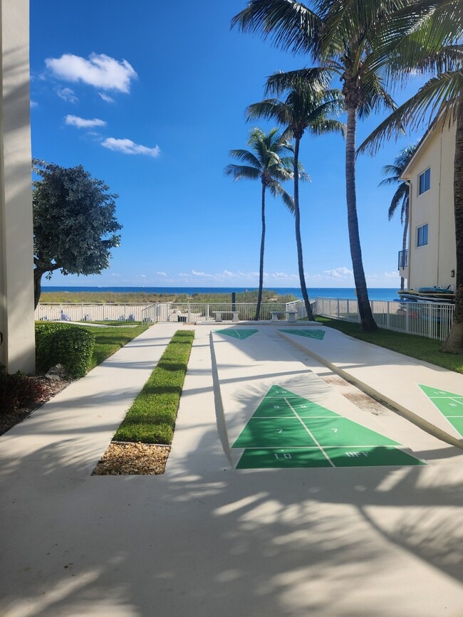 Grilling Area - 6000 N Ocean Blvd Unit 5E