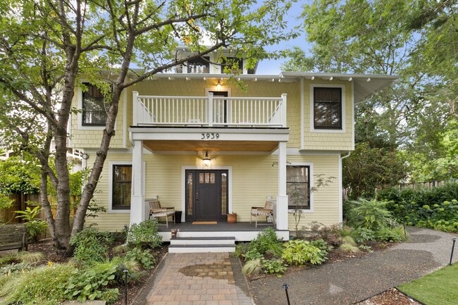 Photo - 6bd/3.25ba Seattle House