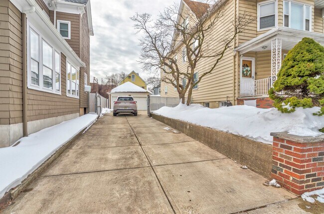 Photo - 28 W 37th St Unidad 3