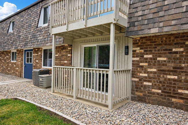 Rear Patio - 370 Villabrook Dr Unit 1