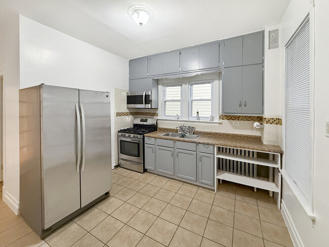 Photo - 2340 N Tripp Ave Unit 1