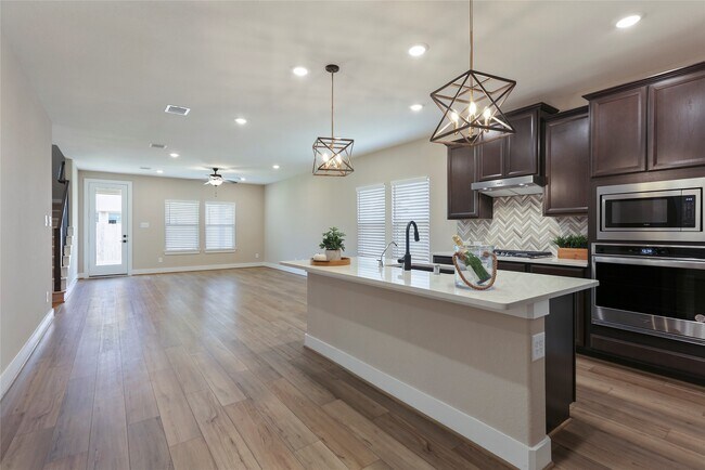 Photo - 2013 Woodland Pine Ct