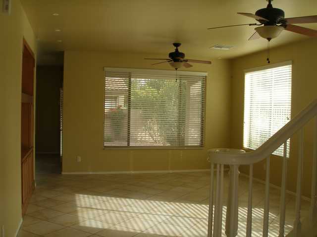 Photo - 4 Bed 2.5 Bath Home! Beautiful Kitchen! Gr...