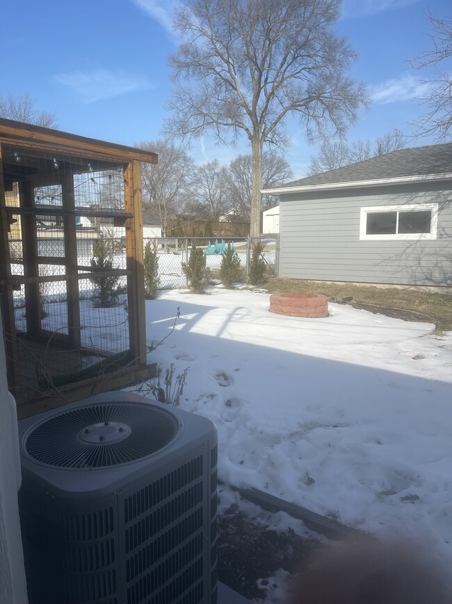 Photo - 512 E 77th Ave