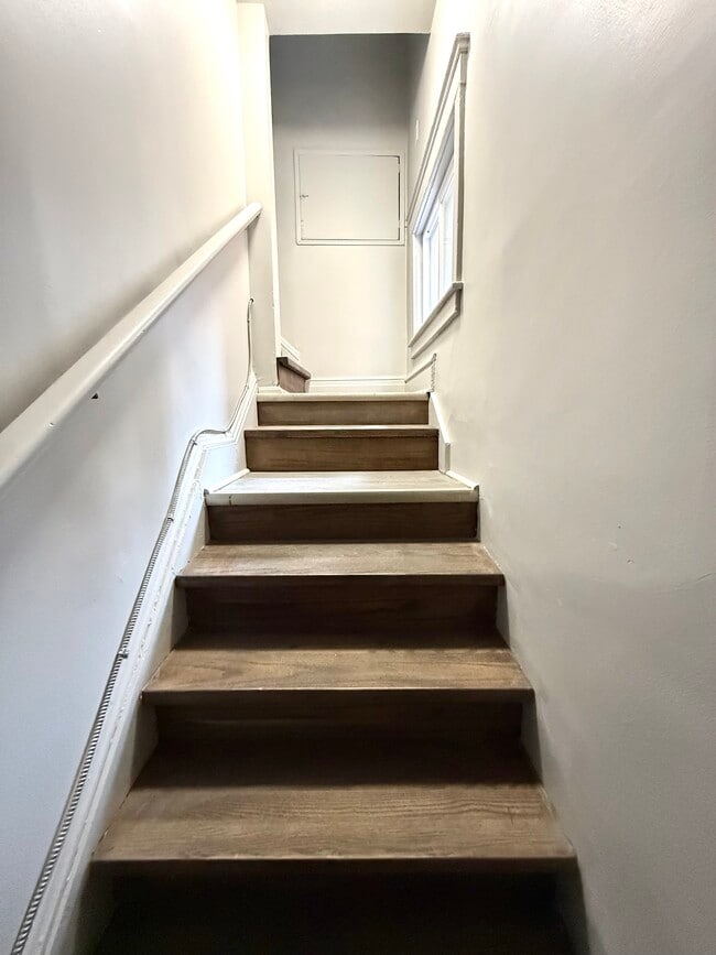 Photo - 109 Blake St