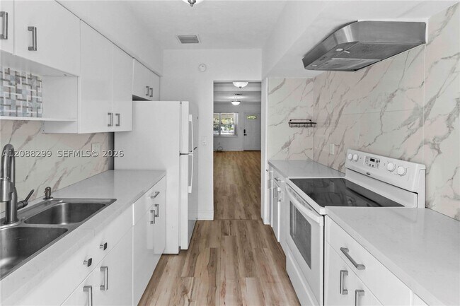 Photo - 2530 SW 27th St Unit 2530