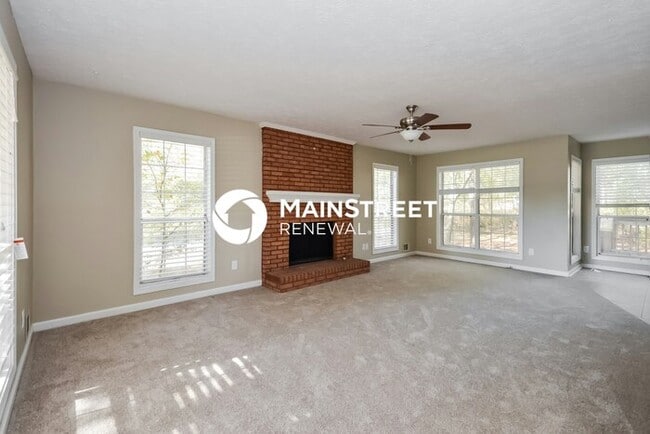 Photo - 4 Bedroom Pet-Friendly Home in McDonough, ...