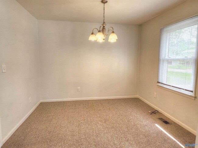 Photo - 510 Hermitagewood Dr NW