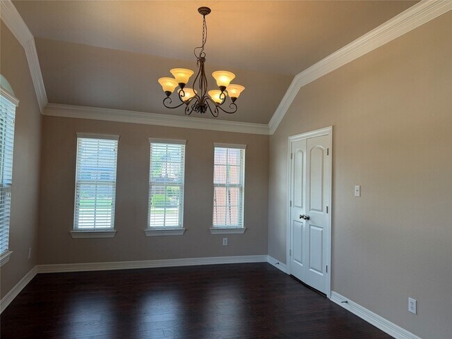9638 Castlerock Tr